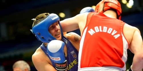 Mihail Muntean (roșu) a fost eliminat din concursul de la Baku