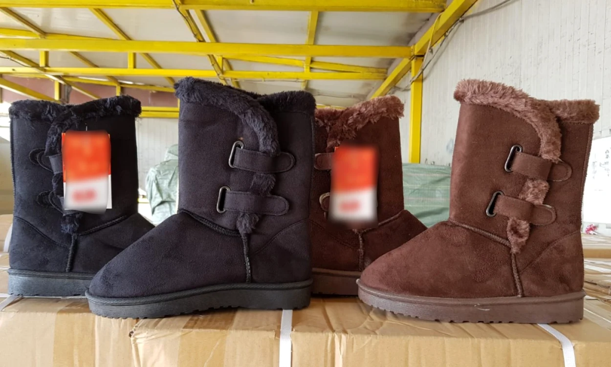 Încălţăminte din China confiscată în Portul Agigea FOTO Politia de Frontieră