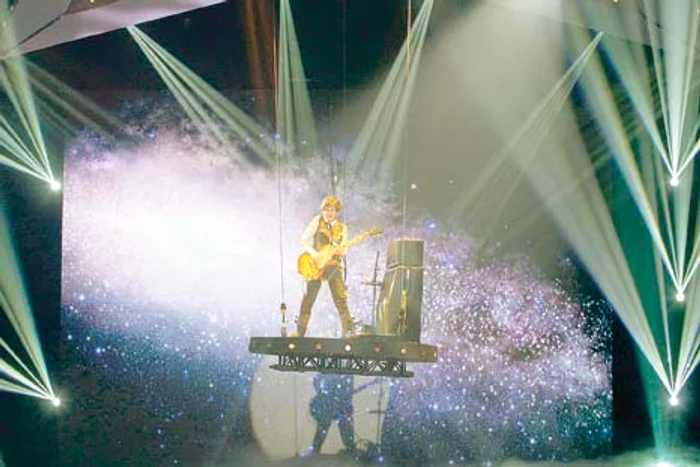 Andrei Cerbu, cântăreţ