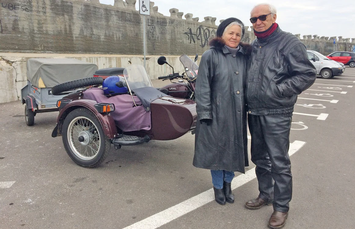
    Cei doi temerari, gata  oricând de o călătorie   