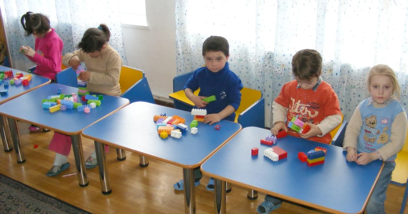 Copiii din colectivităţi sunt cei mai expuşi răcelilor