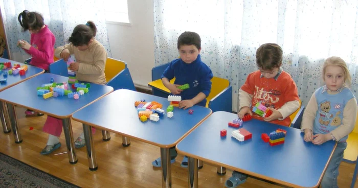 Copiii din colectivităţi sunt cei mai expuşi răcelilor