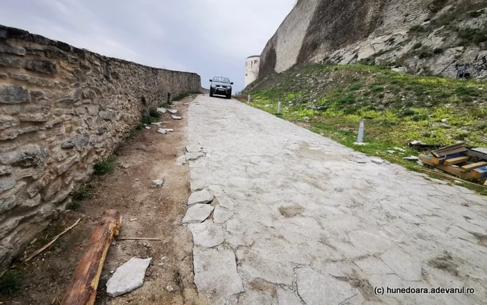 cetatea devei in santier foto daniel guta adevarul