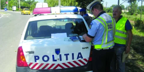 Reşiţa: ORAŞUL PE SCURT / Poliţiştii fac razie printre şoferi