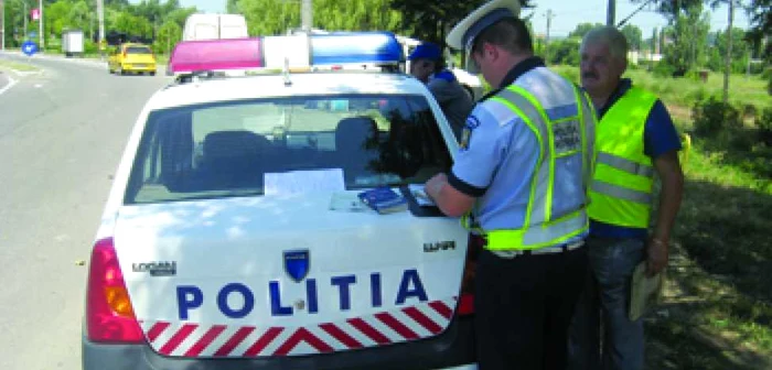 Reşiţa: ORAŞUL PE SCURT / Poliţiştii fac razie printre şoferi