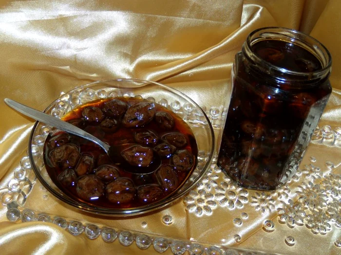 Dulceaţă de nuci verzi