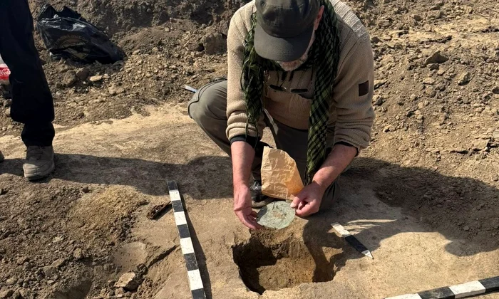 Mormânt scitic din secolul al III-lea î.Hr., descoperit în Republica Moldova (© Facebook / Agenția Națională Arheologică)