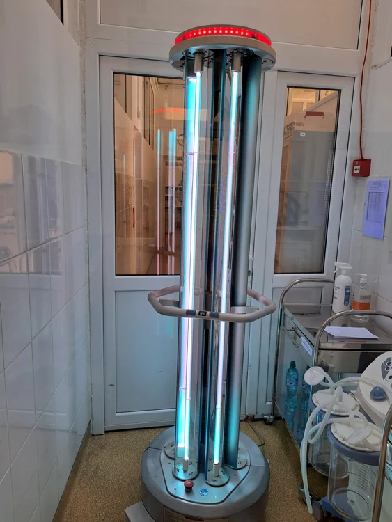 robot cu ultraviolete