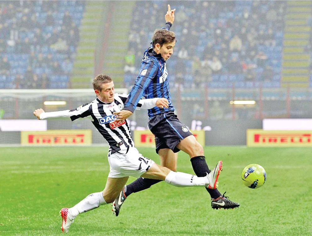 
    Fotbalistul lui Udinese a fost alături de dinamovişti şi la derby-ul pe care l-au disputat aseară împotriva Stelei  