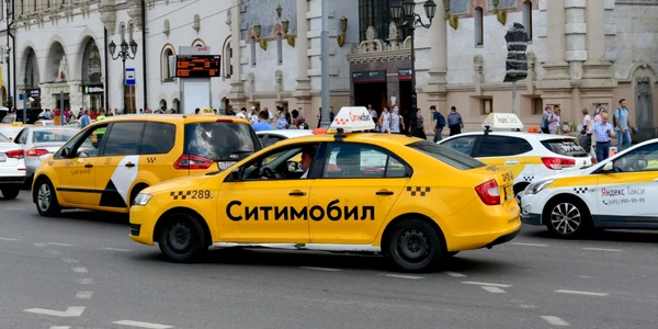 Taxi Rusia FOTO Shutterstock