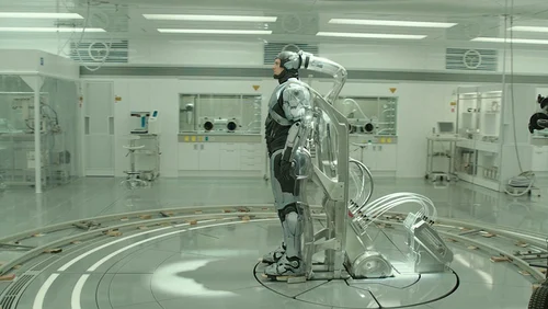 Ideea utilizării unui polițist robot a statla baza seriei de filme Robocop