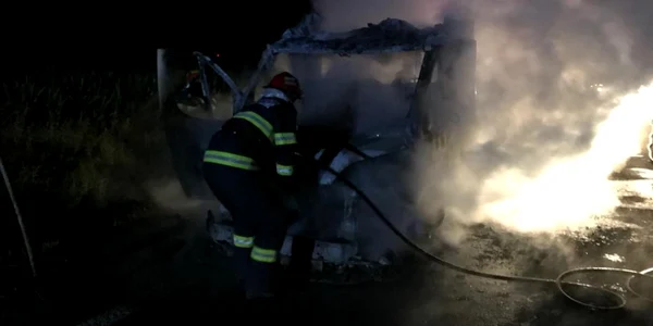 incendiu autoutilitara arges su Arges
