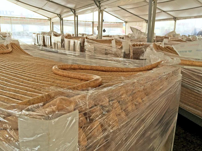 Lungimea cârnatului este aproape egală cu distanţa de la Ploieşti până în Capitală