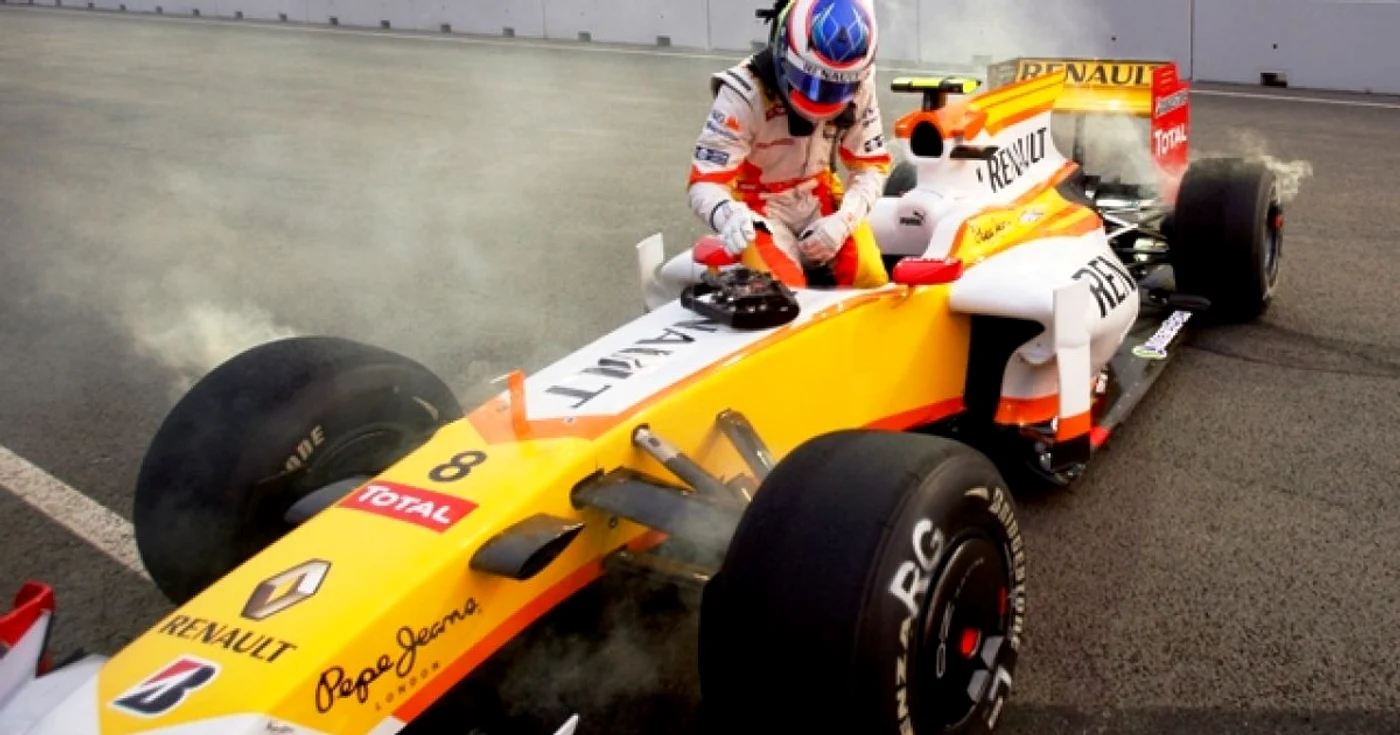 FORMULA 1: Renault, părăsită de sponsori după "Crashgate"
