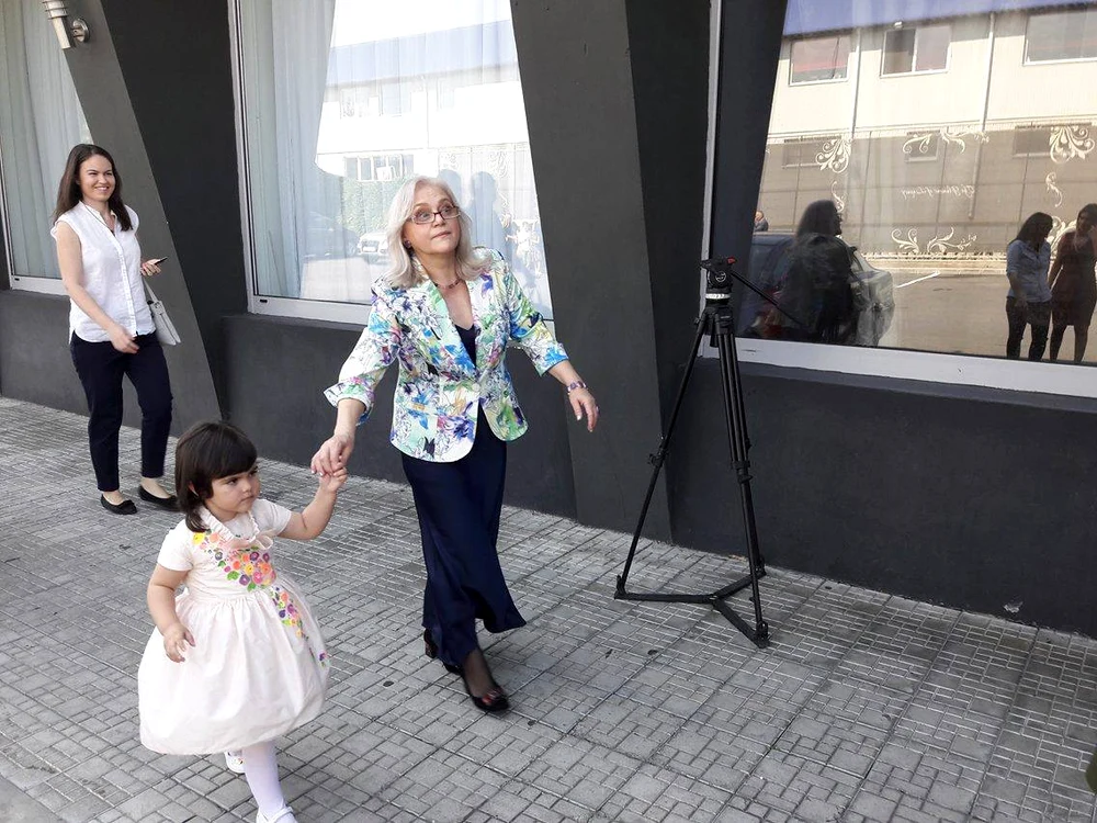 Mama Alinei Sorescu și fiica cea mare a cântăreței