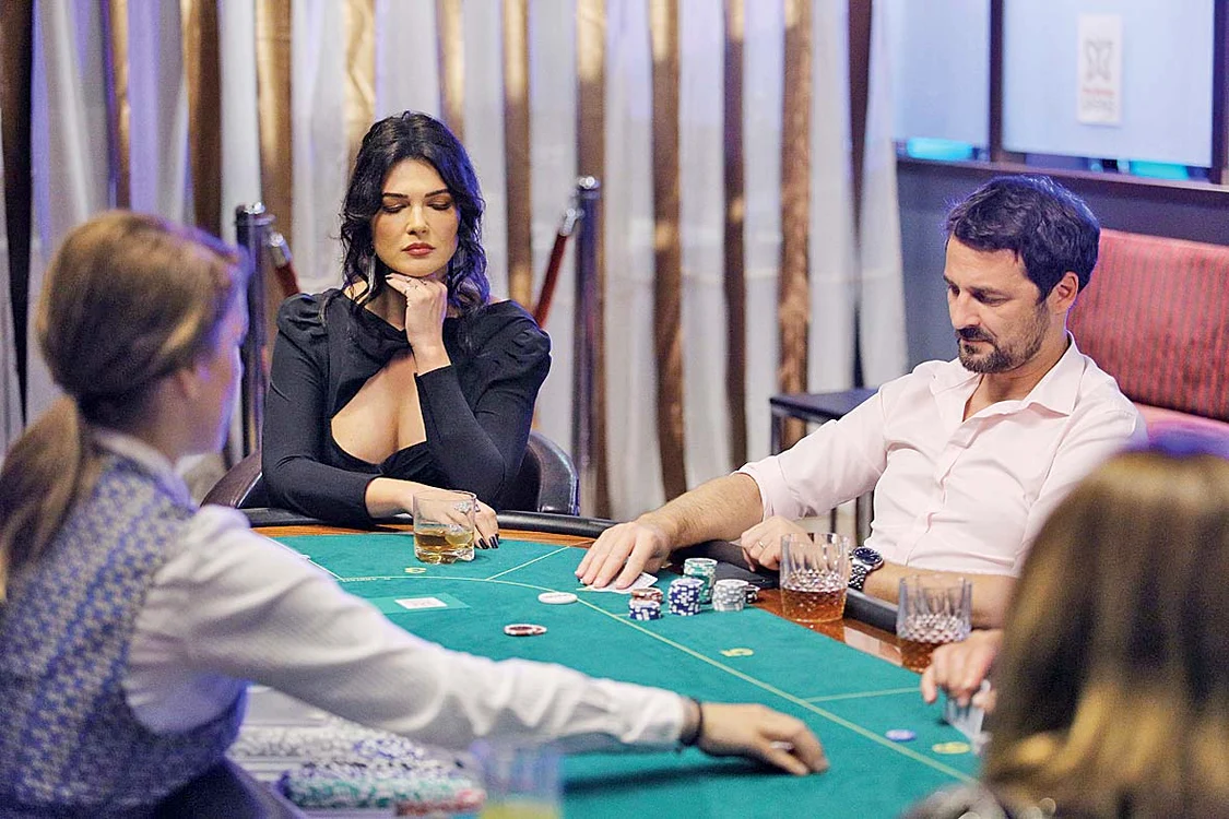 Andrei Aradits: ”La scena cu poker n-am înţeles o replică şi m-am enervat îngrozitor!”