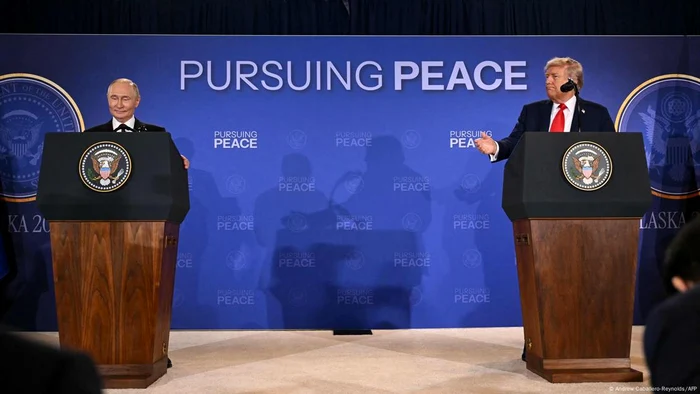 Preşedinţii Vladimir Putin şi Donald Trump la conferinţa de presă comună de la Anchorage