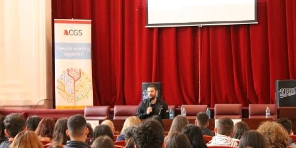 Smiley intalnire cu studentii de la Galati