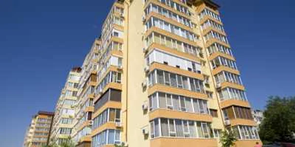 Sute de apartamente îşi aşteaptă cumpărătorii încă din 2009.  Foto: Cosmin Costache