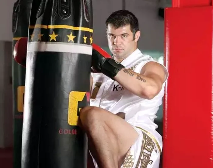 
    Primii membri ai noilor unități și-au prezentat ieri uniformele foto: stiripesurse.ro  