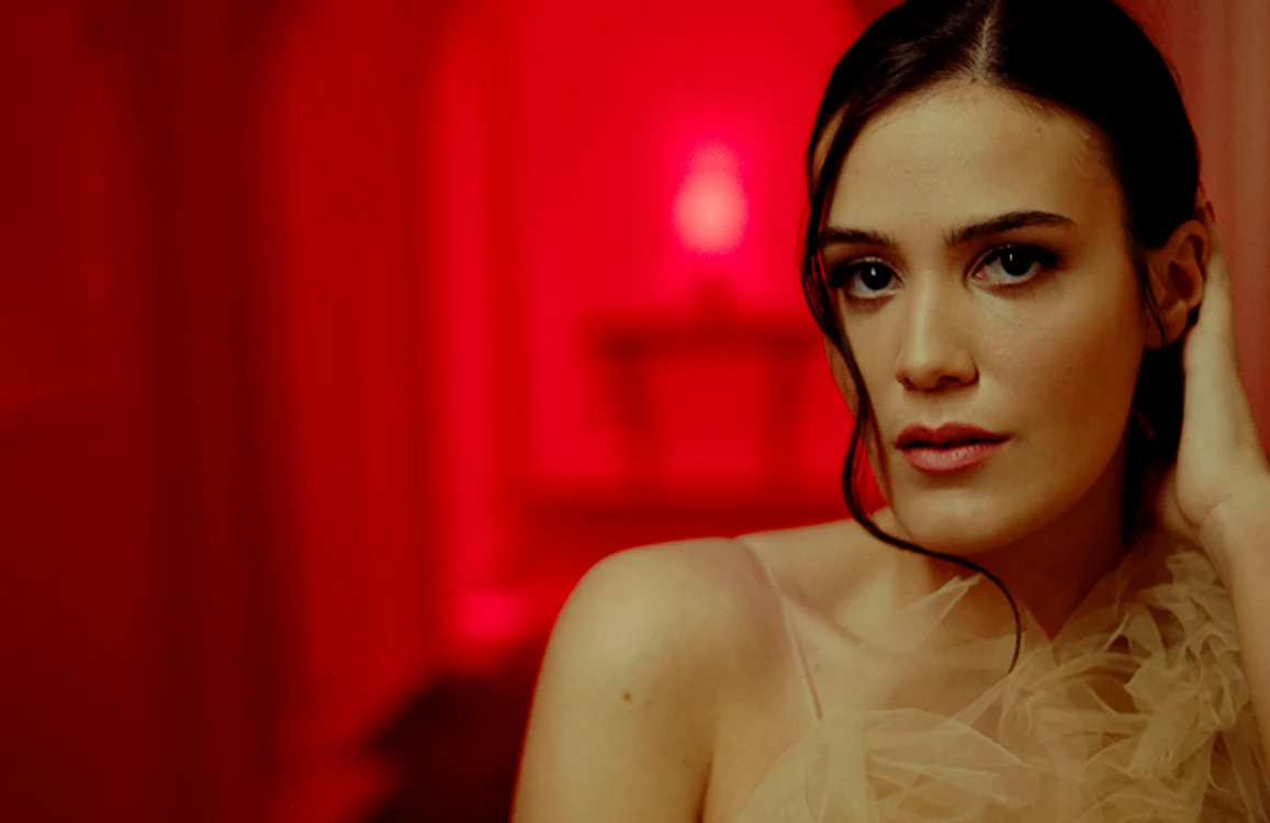 
    Laura Galea a debutat la 24 de ani, cu piesa ”Nu e”foto: arhiva personală  