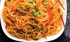 noodles cu legume jpg