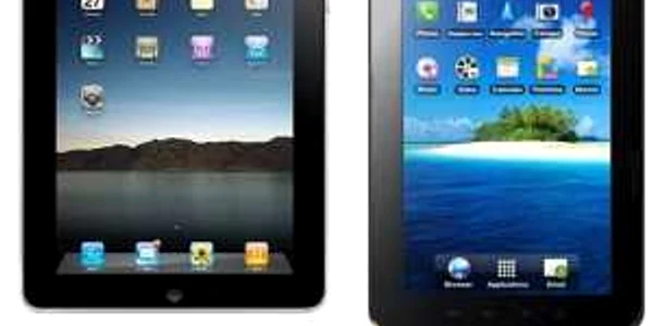 Tableta iPad (stânga), elaborată de Apple, şi tableta Galaxy Tab, elaborată de Samsung