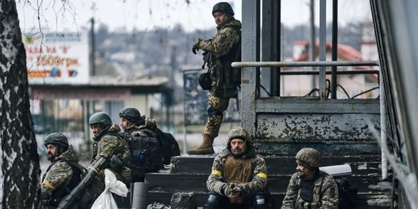 ukrainian soldiers rest near position 792454112 jpg