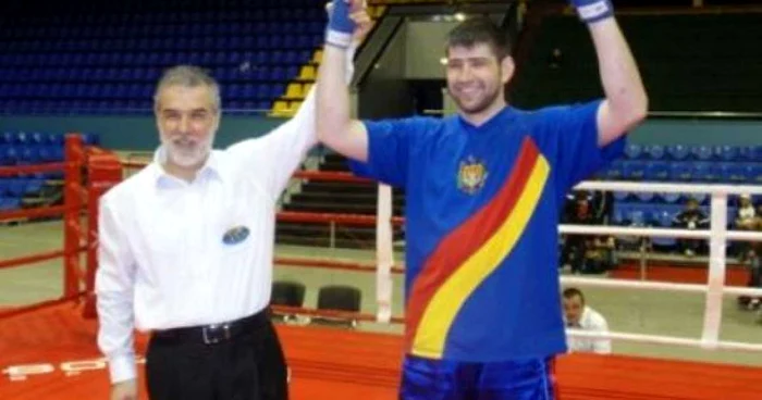 Maxim Bolotov: primul pe ringul de dans și pe cel de kickboxing