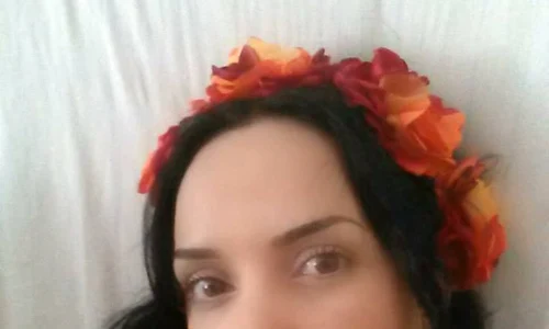 Magda Vasiliu își face singură reclamă accesoriilor pe care le face cu mâna ei jpeg