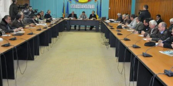  Neregulile au fost descoperite la şedinţa cu primarii  
