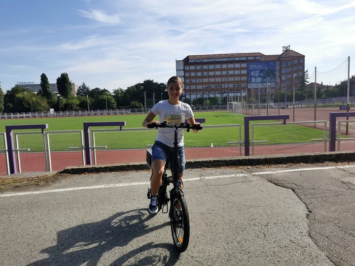 Bicicleta cu hidrogen FOTO UPT
