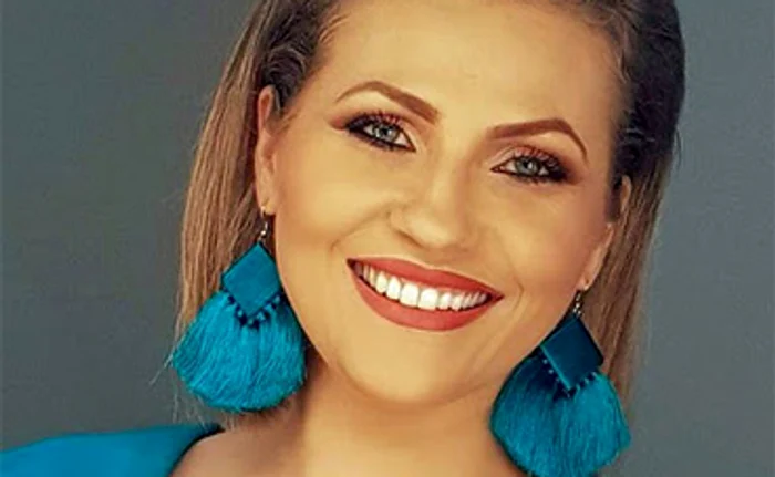 Prezentatoarea emisiunii «Acces direct» se distrează acasă, în familie