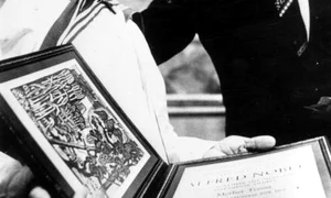 Maica Tereza a primit Premiul Nobel pentru Pace în 11 decembrie 1979, într o ceremonie ținută la Oslo, Norvegia jpeg