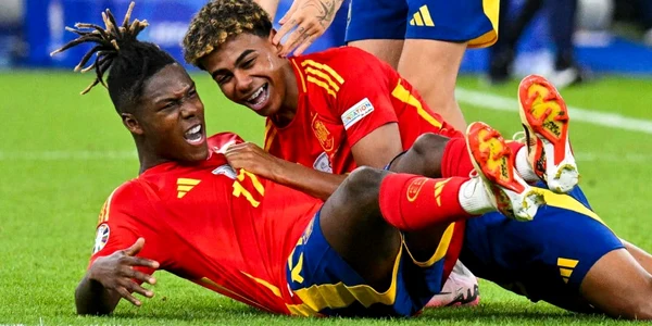 Nico Williams Lamine Yamal Facebook jpg