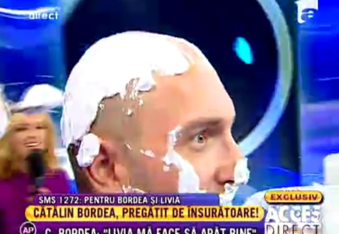 Cătălin Bordea a fost ras cu «sabia» şi pe cap (Captură Antena 1)