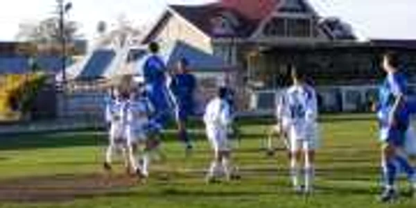 Meciurile din Liga a IV-a sunt extrem de disputate 