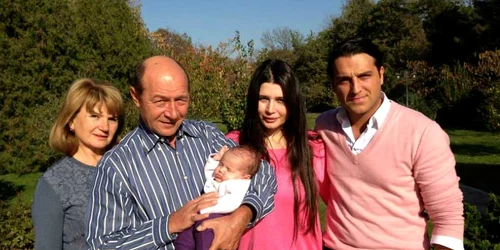 Cum şi-a petrecut Băsescu ziua de naştere FOTO Facebook