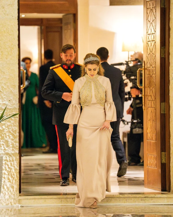Prinţesa Beatrice îmbrăcată de stilista Olivia Buckingham. FOTO: Instagram