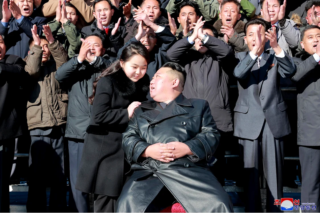 Fiica lui Kim Jong Un este mult mai apropiată de forma tatălui său