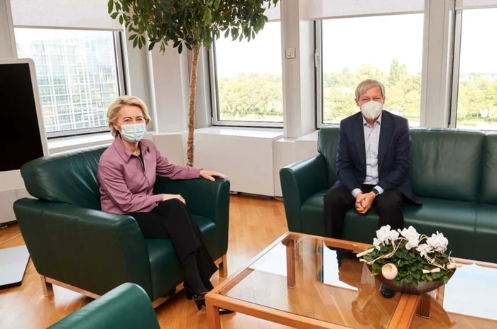 Cioloş a adăugat că discuţiile cu Ursula von der Leyen au vizat şi România, arătând că PNRR va fi aprobat în curând FOTO: Facebook Dacian Cioloş