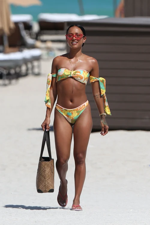 EXCLUSIVE: Karrueche Tran and byofriend enjoy another day at the beach in Miami jpeg