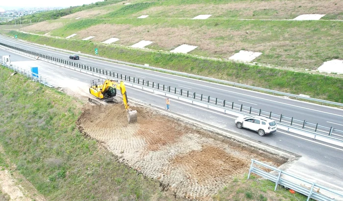O nouă fisură în corpul autostrăzii FOTO Facebook/ Județul Alba