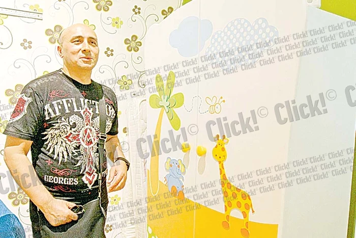 Marcel a fost însoţit la cumpărături de Sasha, fiul său cel mic (FOTOGRAFII: DORIN CONSTANDA)