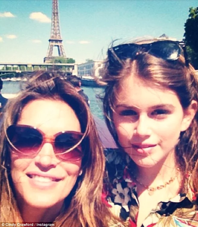 Cindy Crawford şi fiica ei, Kaia (foto: Instagram)