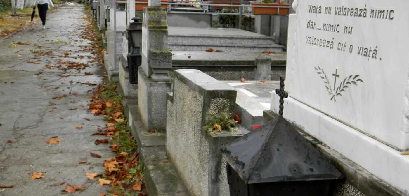 Cimitirul Sfântul Gheorghe din Piteşti