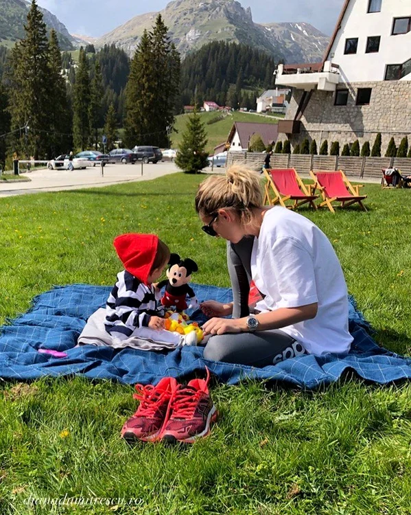 3 diana dumitrescu si fiul sau 1 jpg jpeg