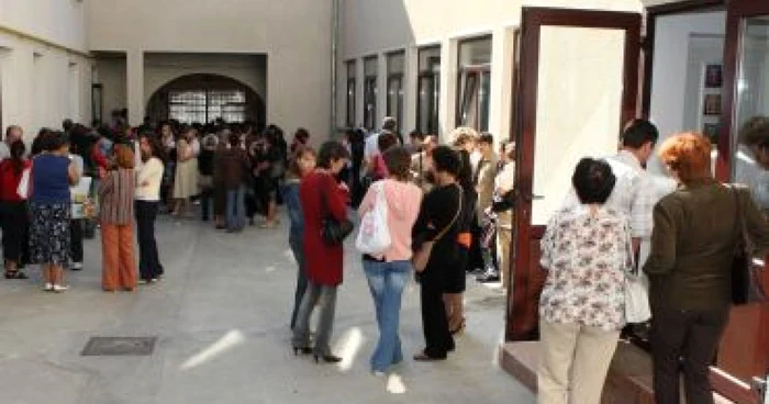 Braşov: 200 de directori de şcoli riscă demiterea