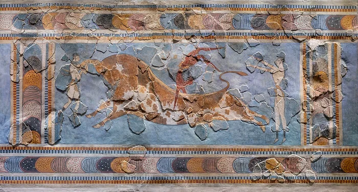 Sărituri peste taur. Frescă descoperită la Knossos (© Gleb Simonov / Wikimedia Commons)