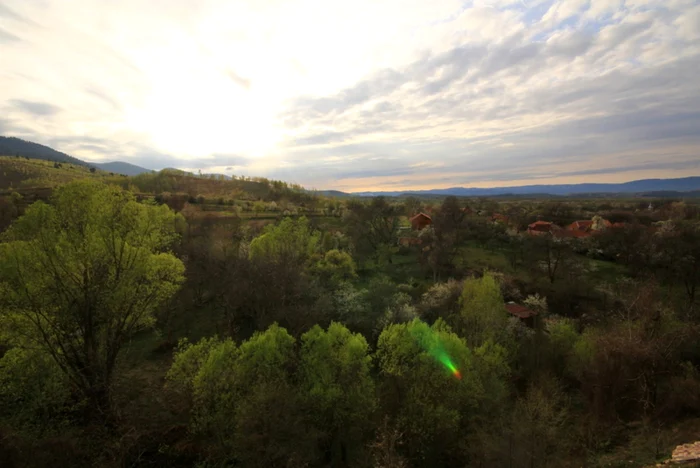 Copiii vor descoperi Geoparcul Dinozaurilor. FOTO: Daniel Guţă.